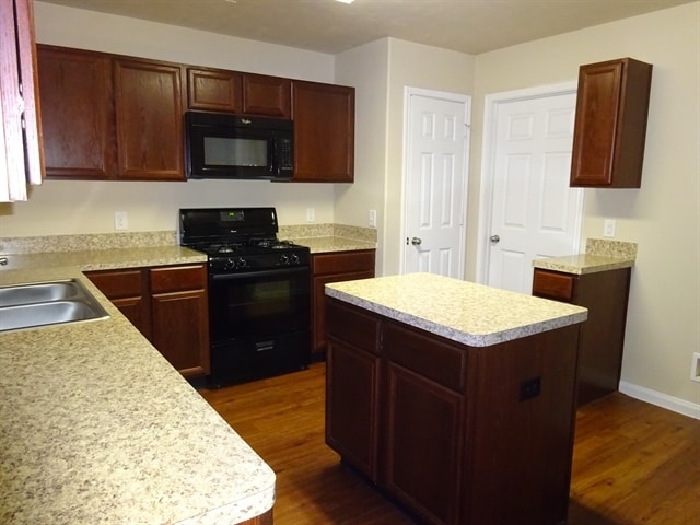 Building Photo - 2710 Bammelwood Dr