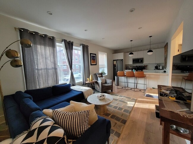 Foto del edificio - 1658 W Summerdale Ave