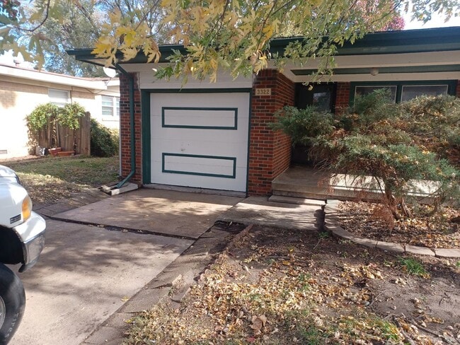 Foto del edificio - South Side 3 Bed 1 bath Home with Garage