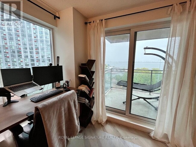 Building Photo - 410 Queens Quay W