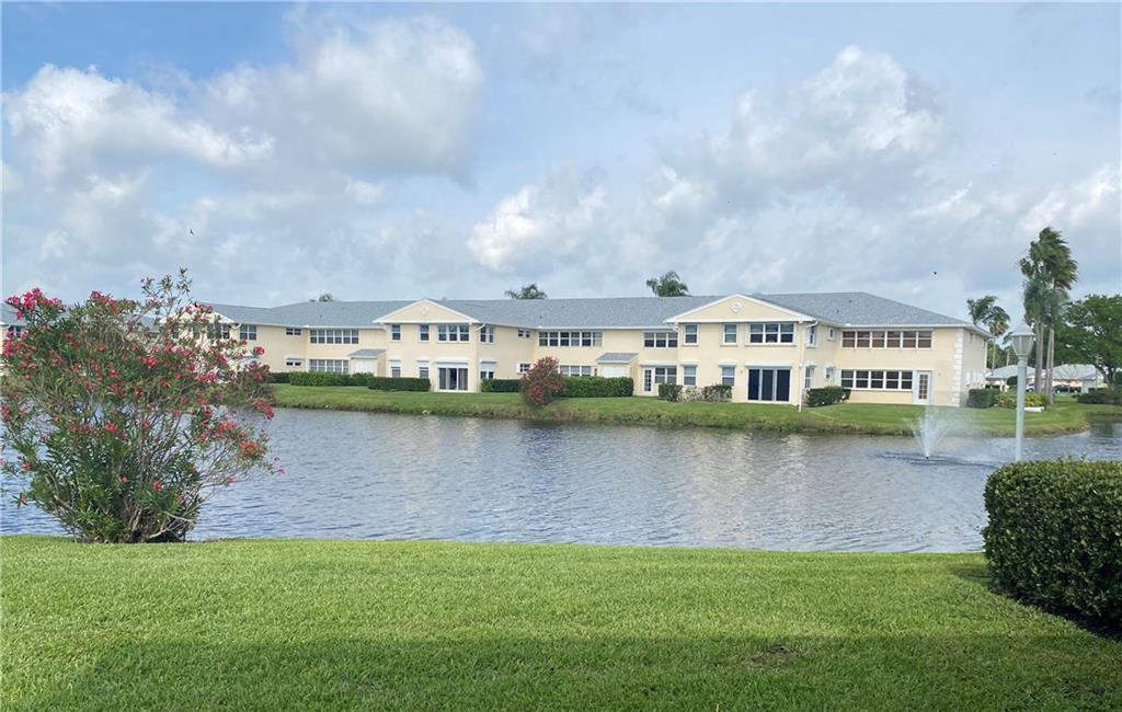 605 W Lake Jasmine Cir, Vero Beach, FL 32962 Condo for Rent in Vero