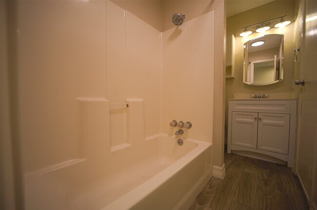 Foto del edificio - 18018 Santolina Ln