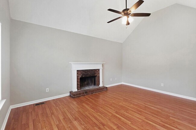 Foto del edificio - Spacious 4BR Home with Private In-Law Suite in Powder Springs