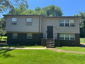 Building Photo - 2712 Monticello Dr NW