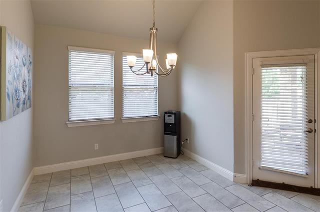 Foto del edificio - 221 Canterbury Ct