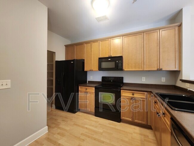 Foto del edificio - 8441 Callabee Way