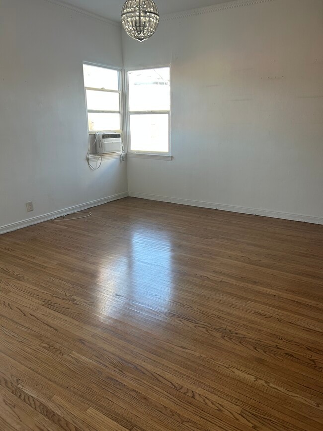 Building Photo - 132 1/2 N Orlando Ave