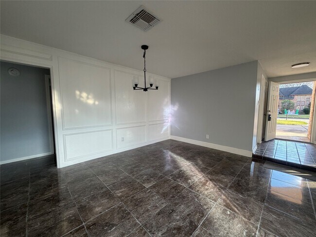 Building Photo - 15306 La Paloma Dr