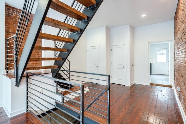 Building Photo - 185 W Dauphin St