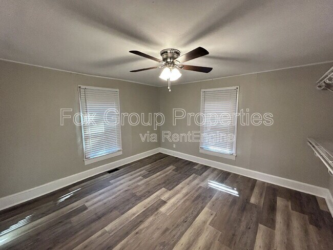 Foto del edificio - 904 W 6th Ave