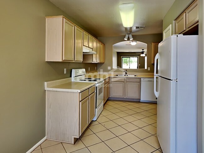 Building Photo - 13177 W Mauna Loa Ln