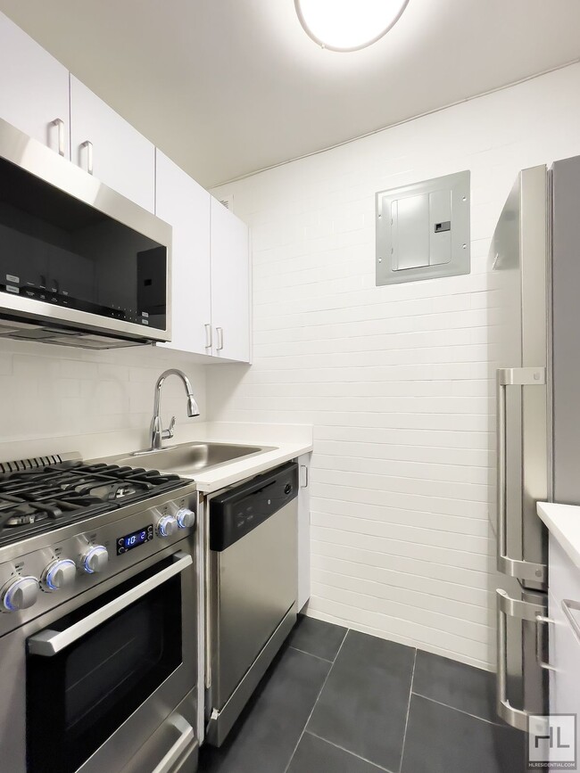 Building Photo - EAST 56 STREET