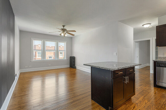 Building Photo - 1609 W Juneway Terrace