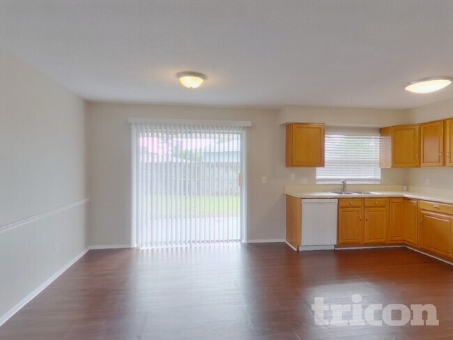 Building Photo - 125 Hidden Lake Dr