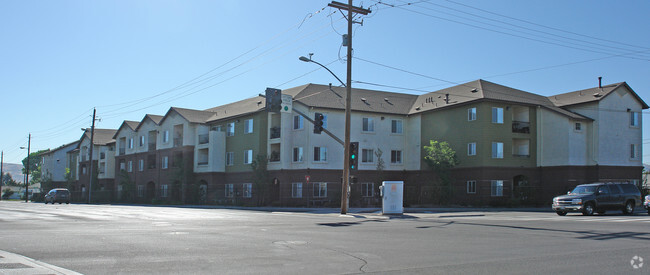 Building Photo - Sierra Crest