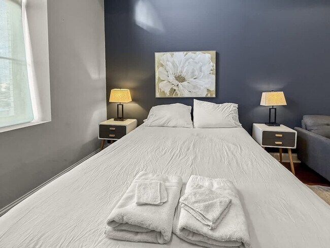 Building Photo - 1421 N 5th St