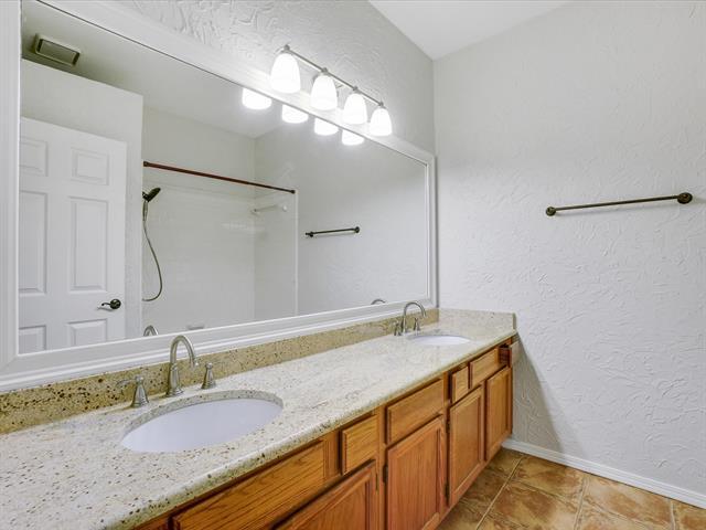 Building Photo - 521 Chasewood Dr