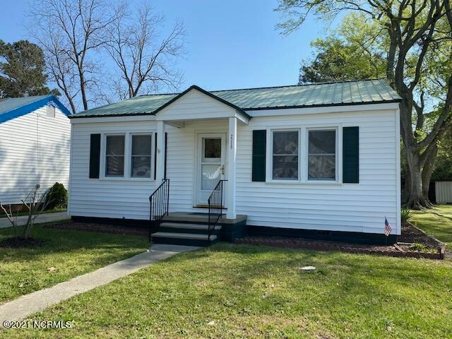 Primary Photo - 2219 Oak Dr