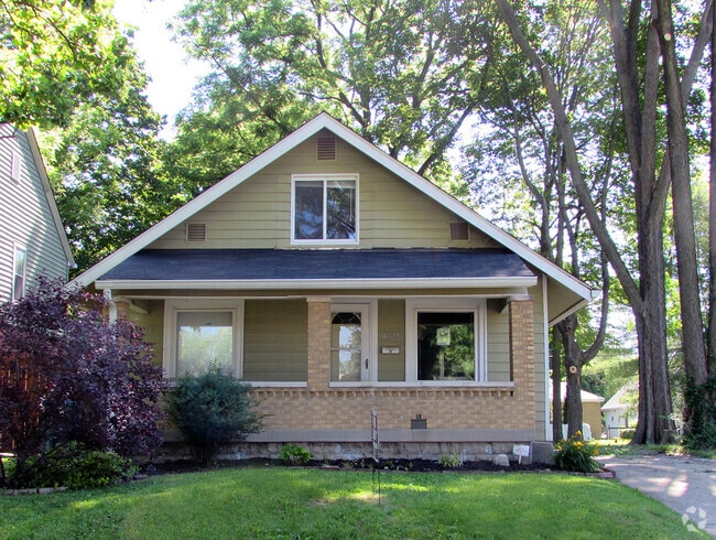 Building Photo - 4625 Rookwood Ave