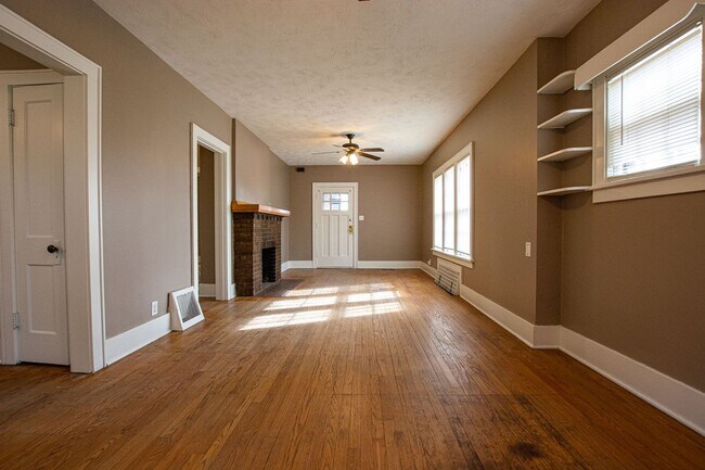 Foto del edificio - Cute 1 Bedroom / 1 Bath Home with Fenced i...