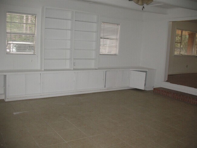 Building Photo - 3949 Berkley Dr