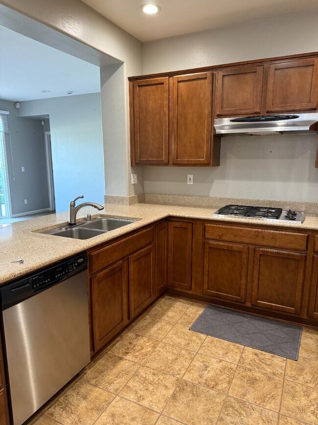 Foto del edificio - 843 Beauregard Ln