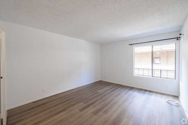 Interior Photo - Sherman West Apartment Homes