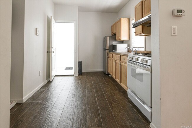 Foto del edificio - 253-10 Northern Blvd