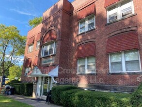 Building Photo - 6968 Lake Ave