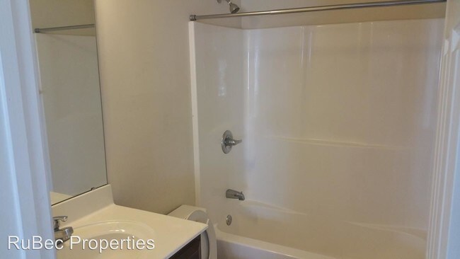 Building Photo - 1003-1005 Rainbow Dr