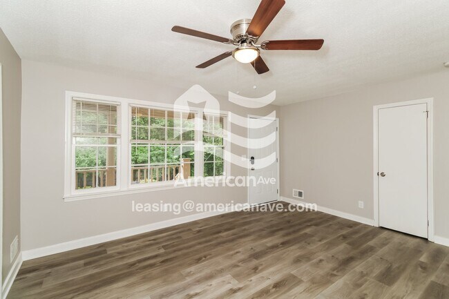 Foto del edificio - 7316 Pinedale Dr