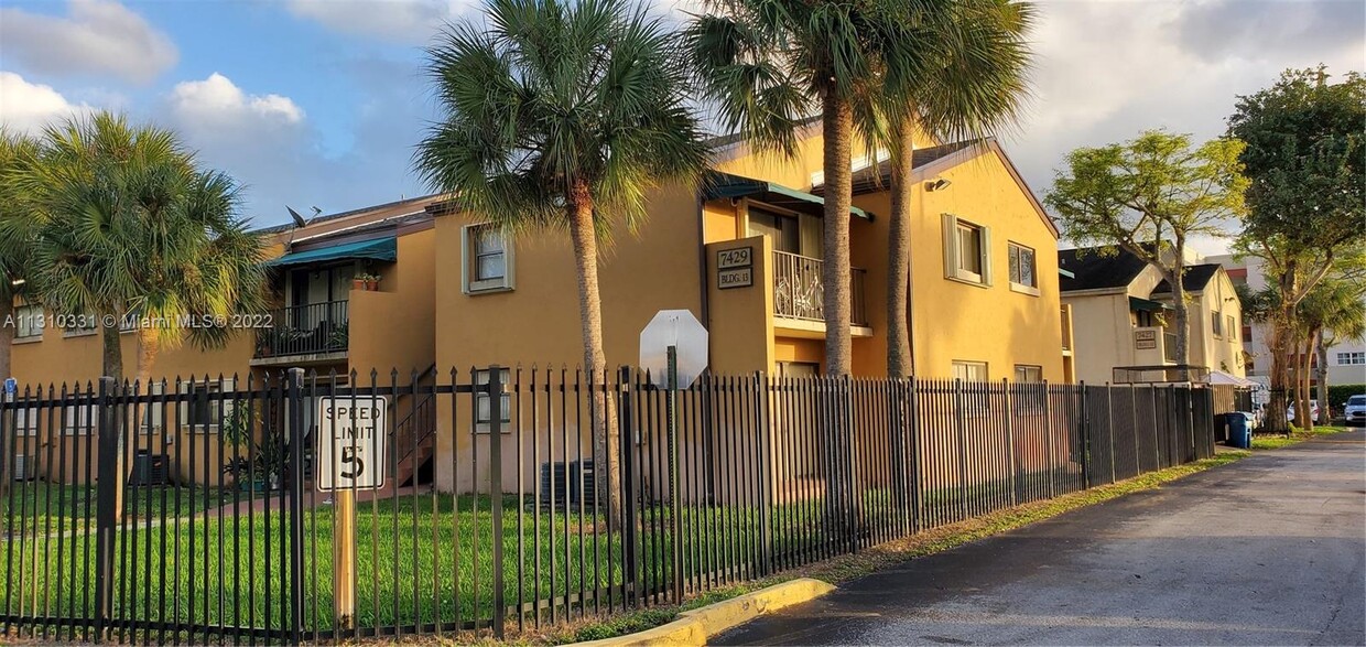 Primary Photo - 7429 SW 152nd Ave