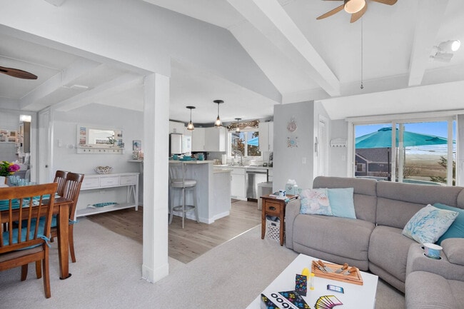 Building Photo - 6 Ivy Ln