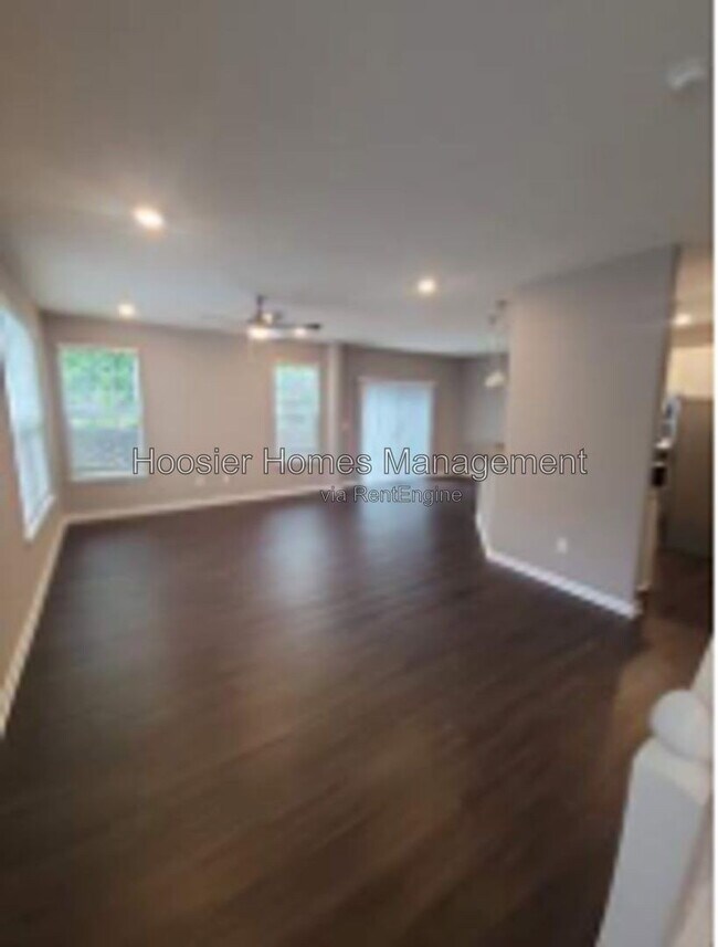 Foto del edificio - 4213 Brownstone Pl