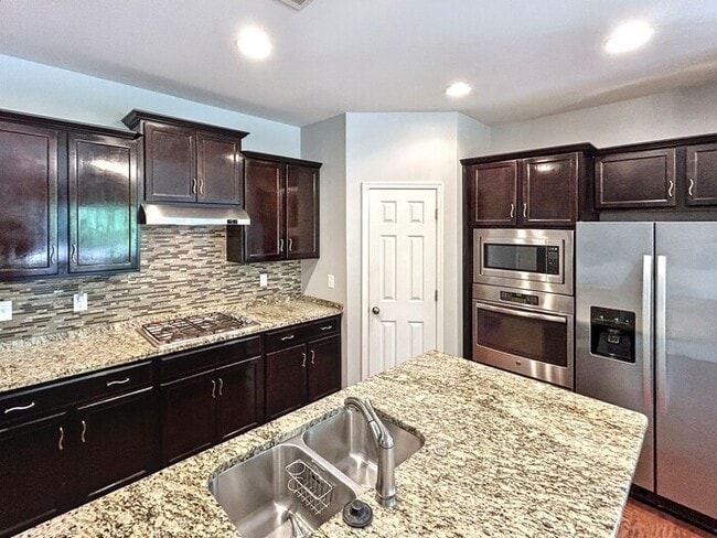 Building Photo - 600 Haven Mews Cir