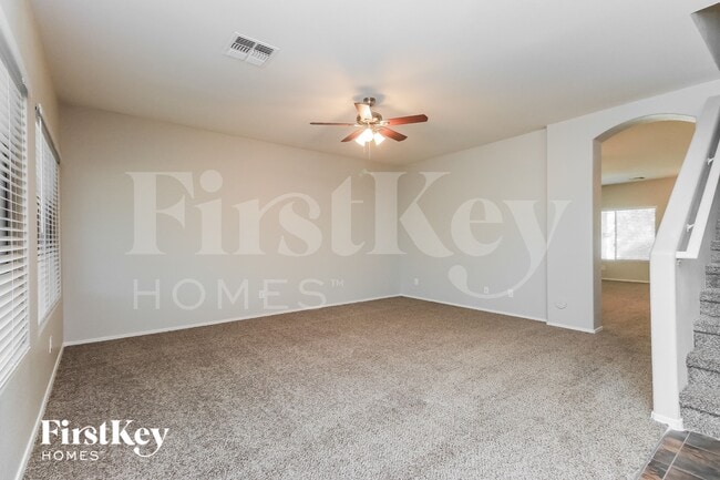 Building Photo - 617 E Payton Cir
