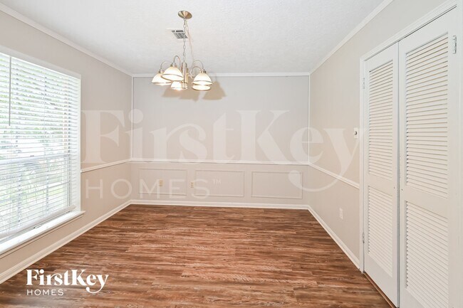 Foto del edificio - 3806 Fairvalley Dr