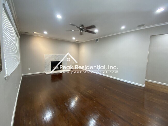 Building Photo - Wonderful  Fair Oaks 3bd/2.5ba Home with R...