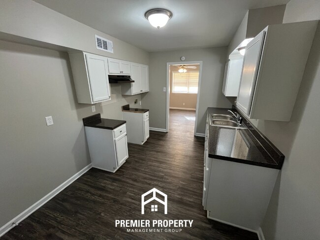 Building Photo - 1334 Timothy Dr