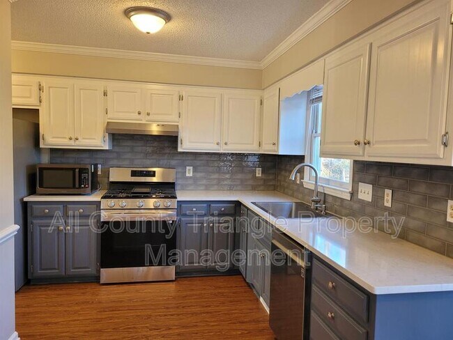 Building Photo - 203 Wood Hollow Dr