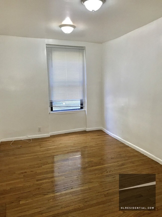 Building Photo - 2128 35th St