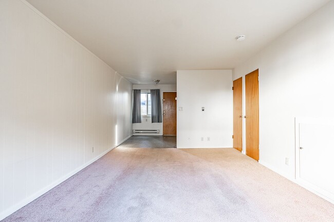 Interior Photo - 3615 & 3621 Town Home Apartments