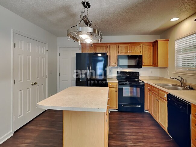 Foto del edificio - 9924 Baxter Caldwell Dr