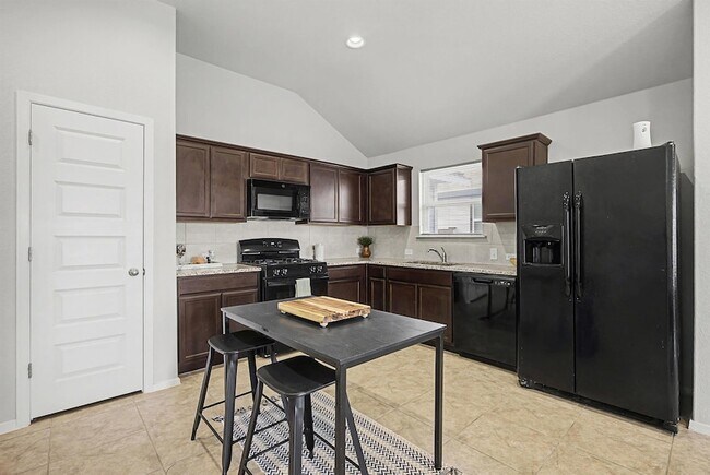 Building Photo - 425 Spiny Lizard Ln