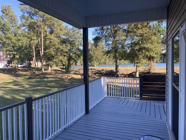 Building Photo - 174 Golden Meadow Dr