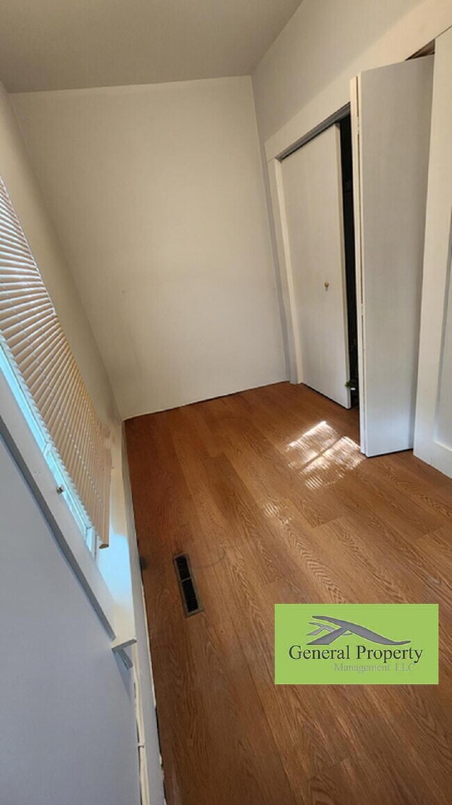 Foto del edificio - 4+ Bedroom Home Near Local Schools and Parks - Available May 1st!