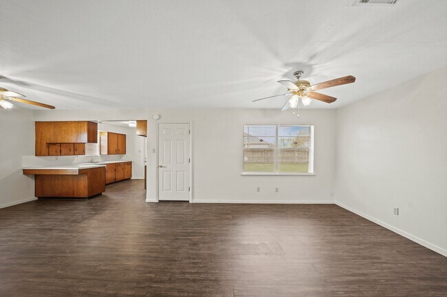 Foto del edificio - 322 Pinedale Ave