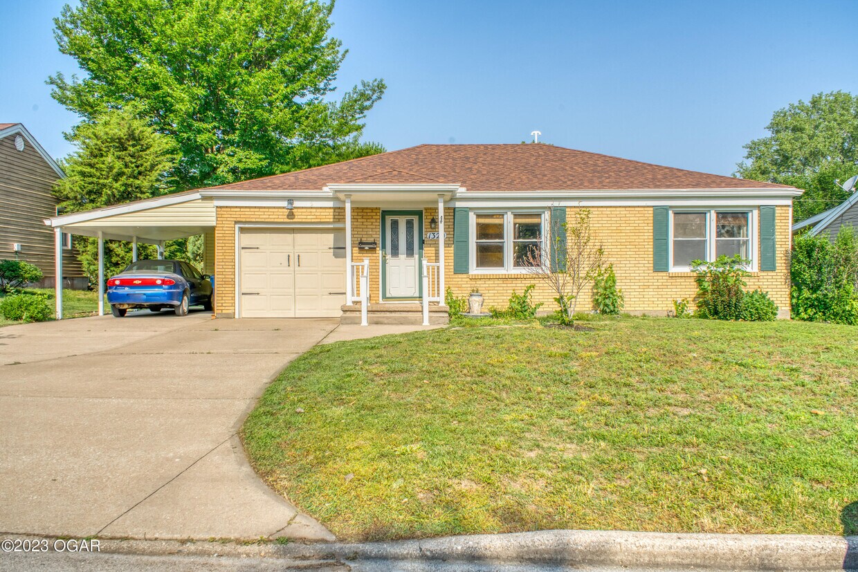 1320 Massachusetts Ave, Joplin, MO 64801 Condo for Rent in Joplin, MO