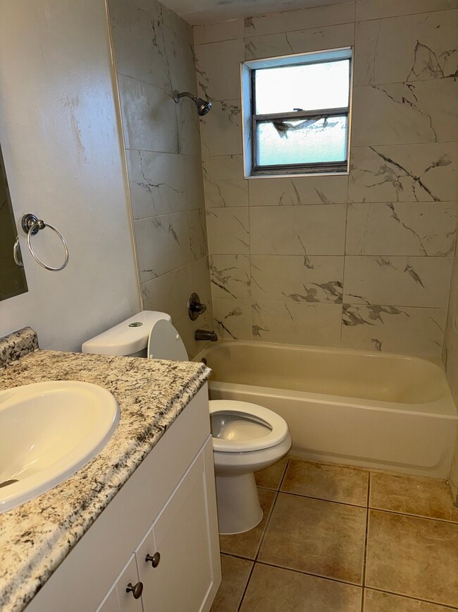 Building Photo - 4759 Myrtle Dr