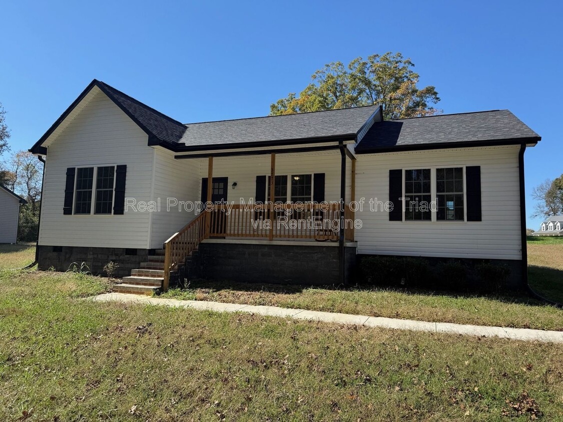 Foto principal - 3773 Hinshaw Country Rd